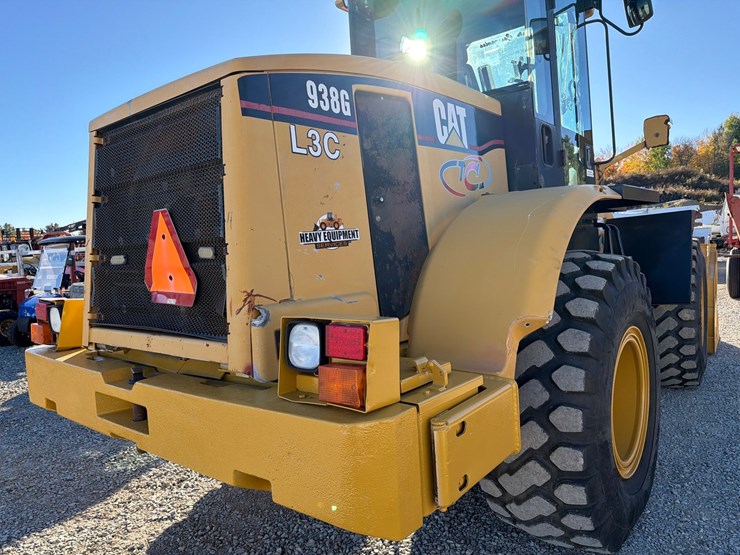 caterpillar-938g-image-30
