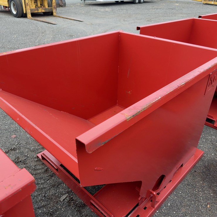 2 YARD SELF DUMPING HOPPER