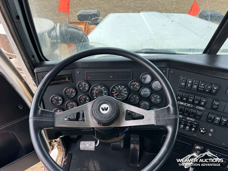 2018-western-star-4900-image-14