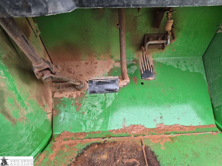 john-deere-gator-image-21