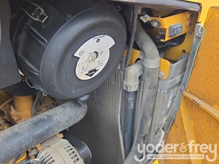 2021-deere-750l-lgp-image-52