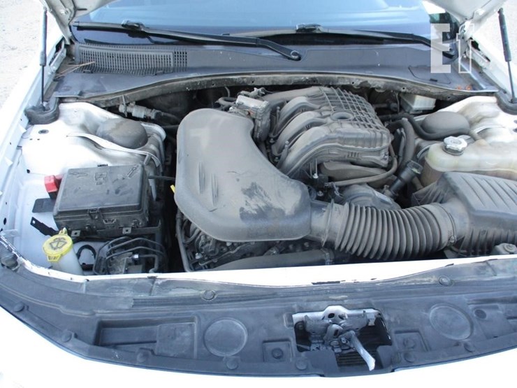 2021-chrysler-300-image-5