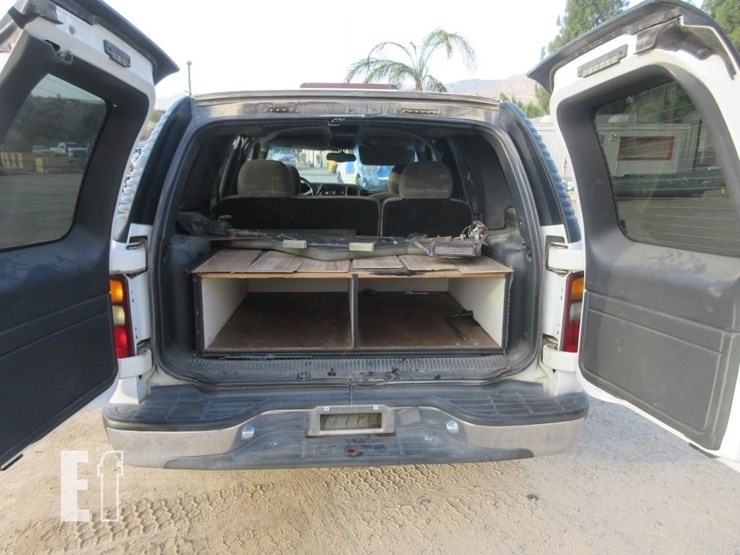 2001-chevrolet-tahoe-image-15