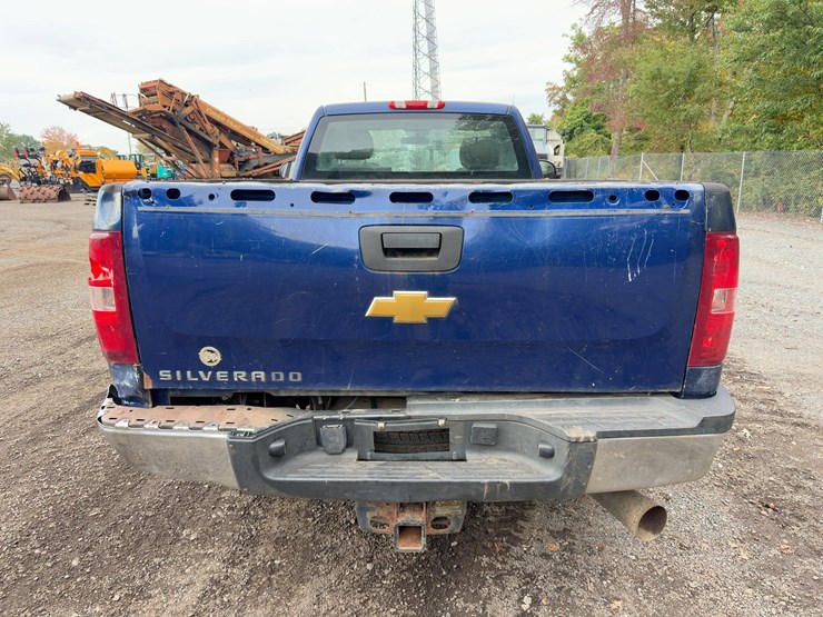 2013-chevrolet-silverado-2500hd-image-4