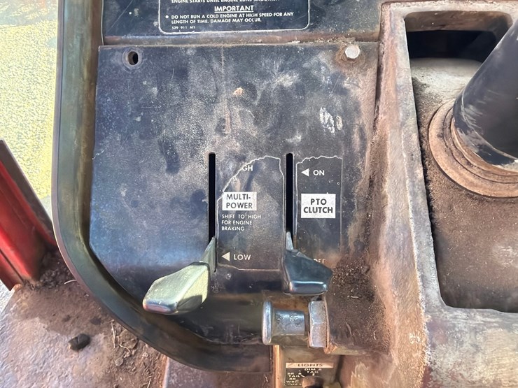 massey-ferguson-1135-image-53