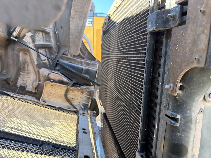 2016-kenworth-t880-image-88
