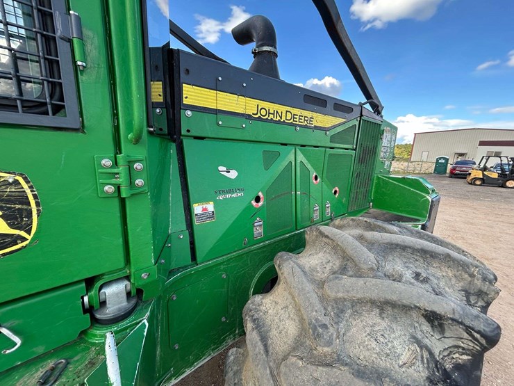 2017-deere-843l-image-33