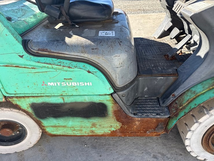 mitsubishi-fg30n-image-22