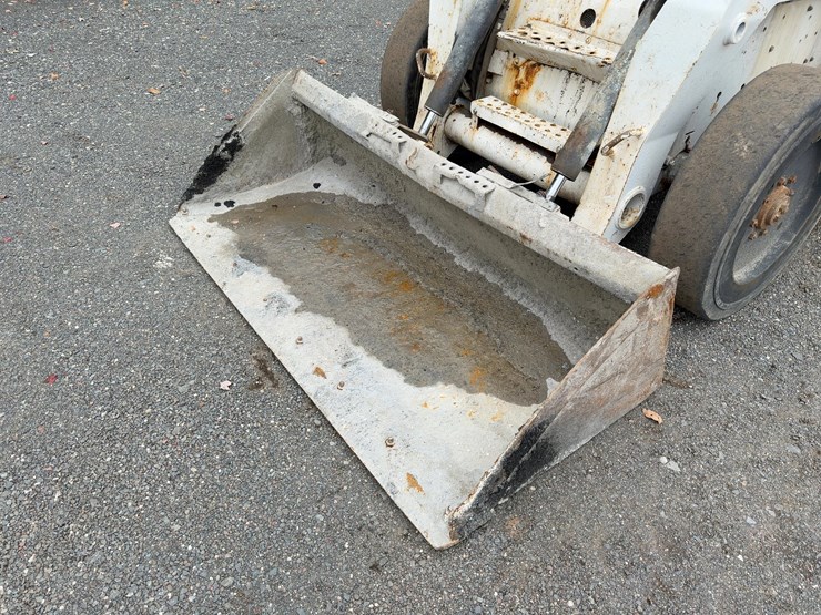 2009-bobcat-s220-image-9