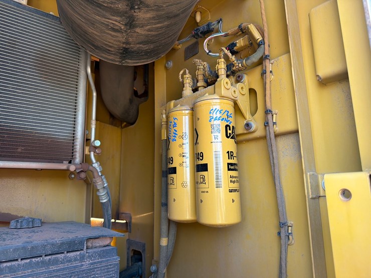 2013-caterpillar-c9-image-13