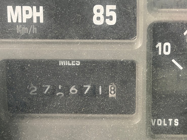 2000-international-8100-image-18