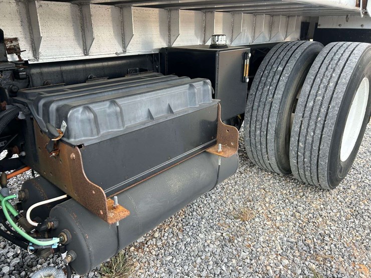2009-international-durastar-4400-image-26