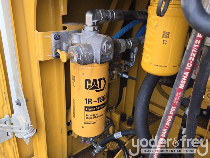 2020-caterpillar-352-image-44