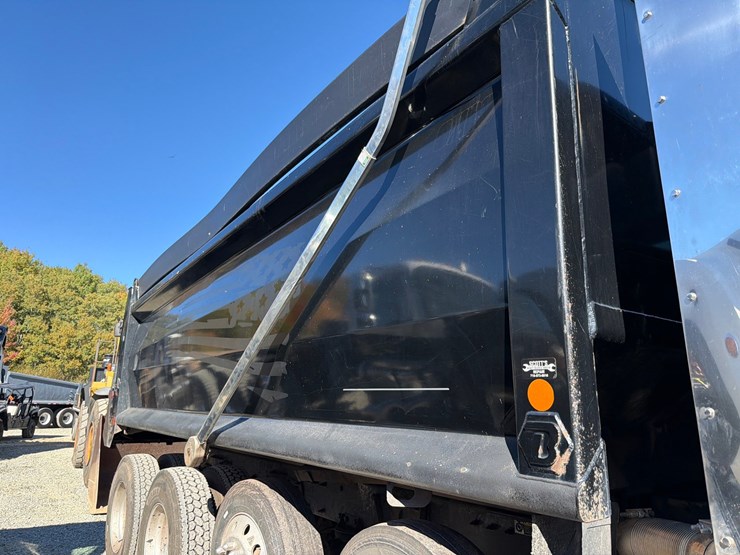 2019-peterbilt-367-image-36
