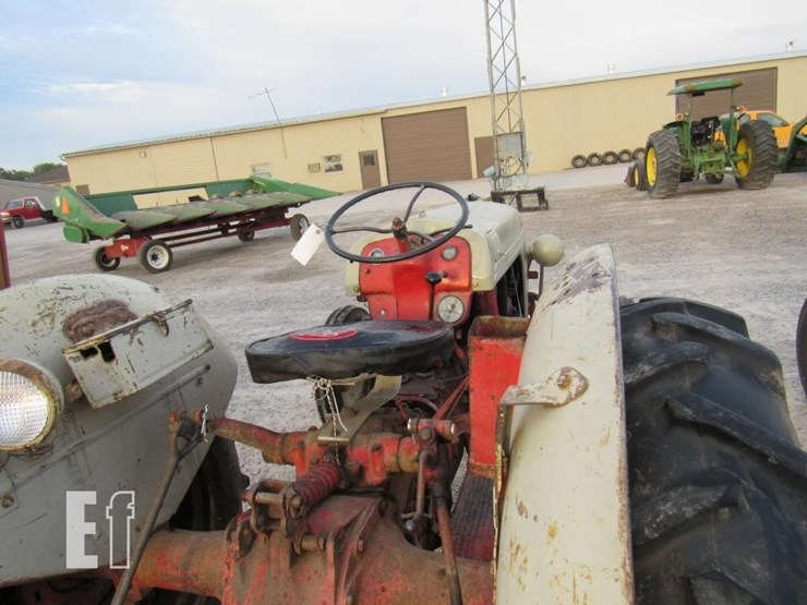 1950-ford-8n-image-13