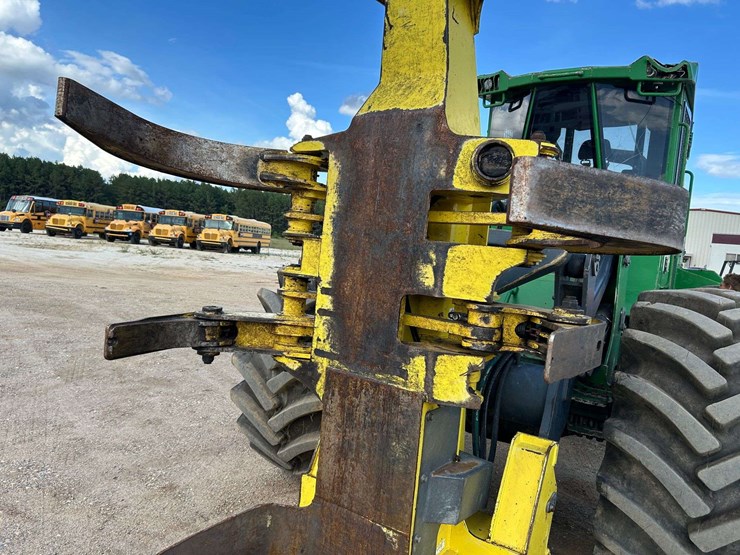 2017-deere-843l-image-20