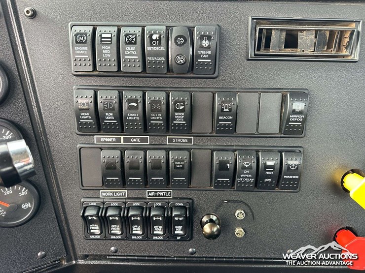 2018-western-star-4900-image-19