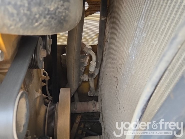 2021-deere-750l-lgp-image-56