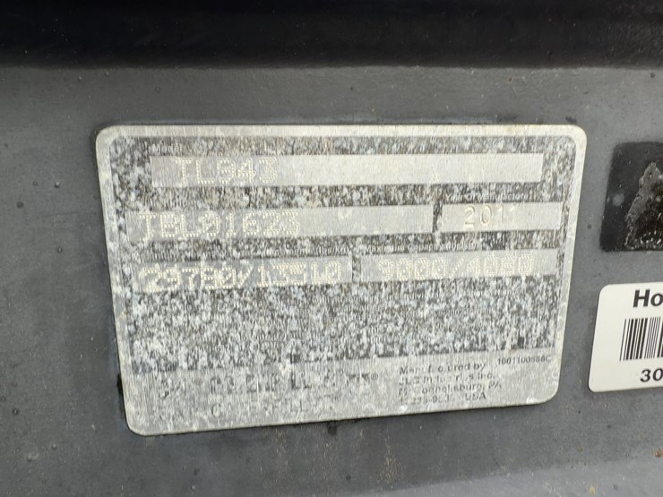 2011-caterpillar-tl943-image-19