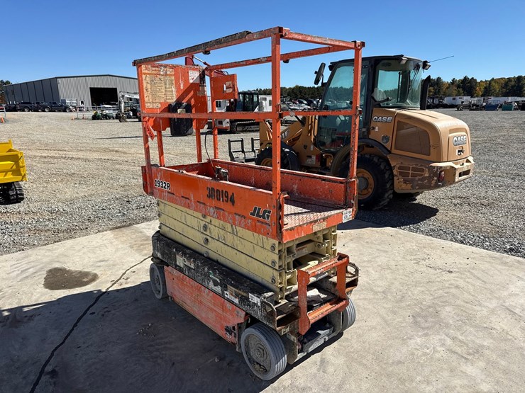 2017-jlg-1932r-image-7