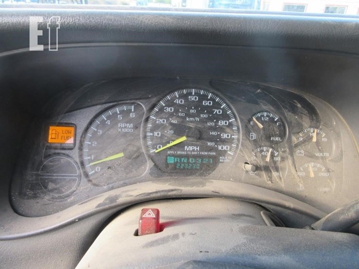 2001-chevrolet-tahoe-image-9