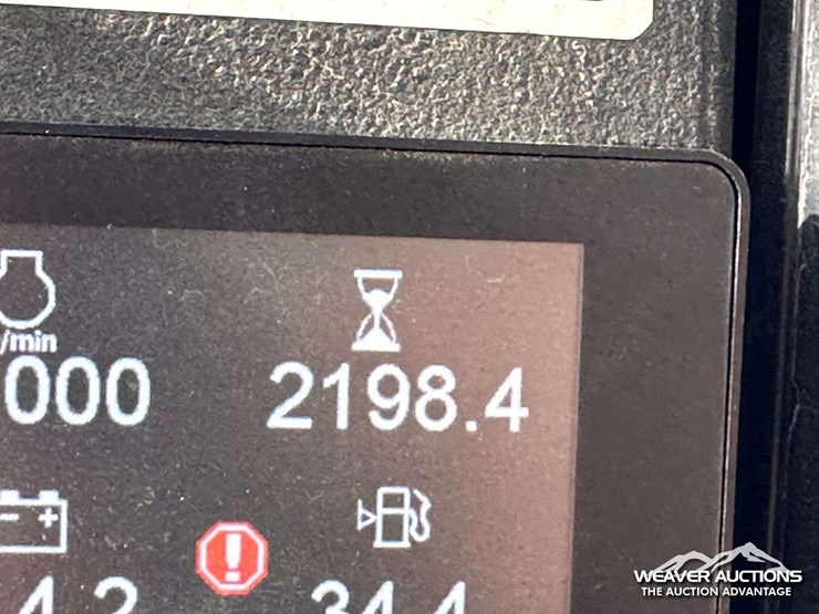 2018-mustang-1650rt-image-10