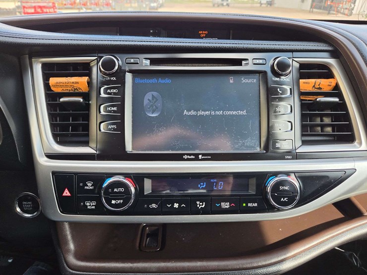 2015-toyota-highlander-xle-image-22