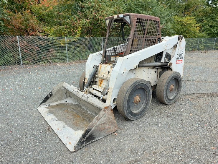 2009-bobcat-s220-image-1