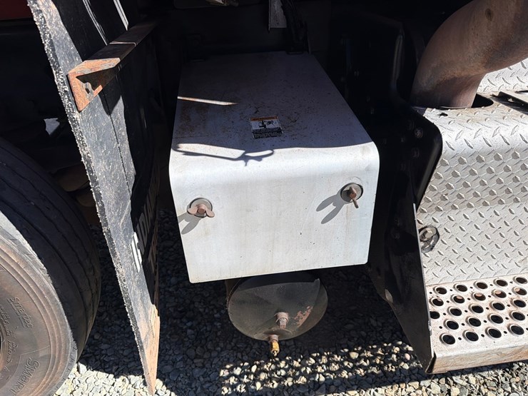 2016-kenworth-t880-image-39