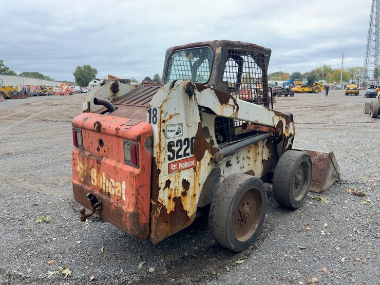 2009-bobcat-s220-image-5