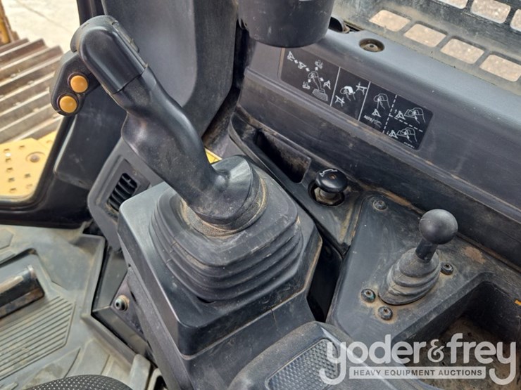 2021-caterpillar-d5-lgp-image-60