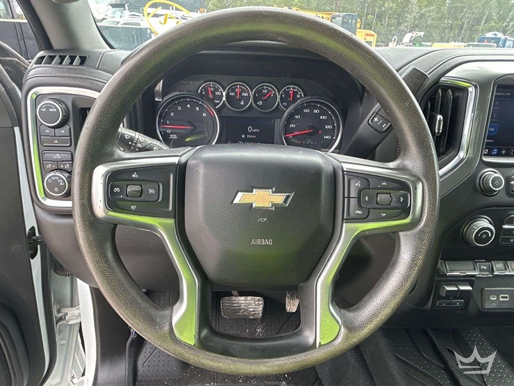 2022-chevrolet-silverado-2500-image-13