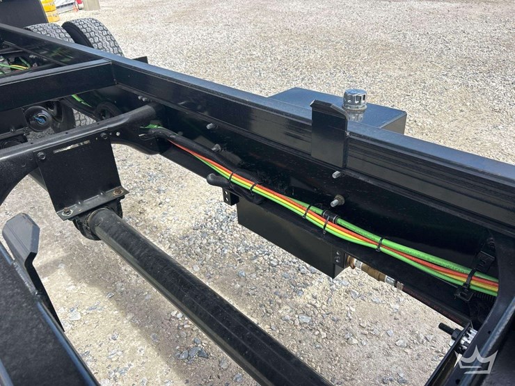 2020-international-mv607-image-33