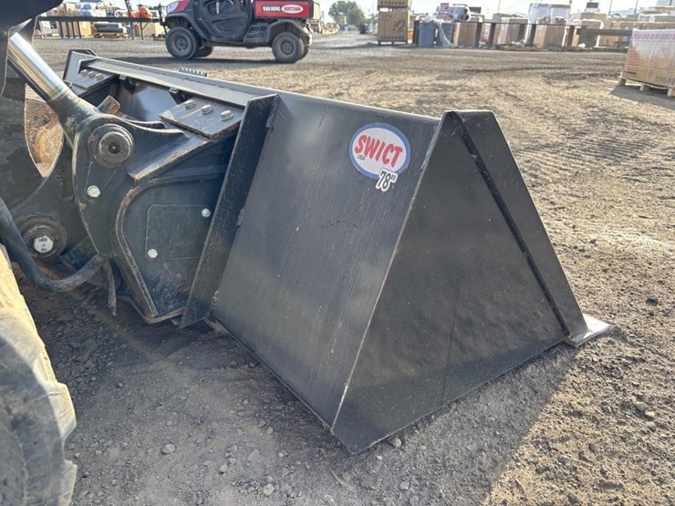2021-jcb-3ts-8t-image-12