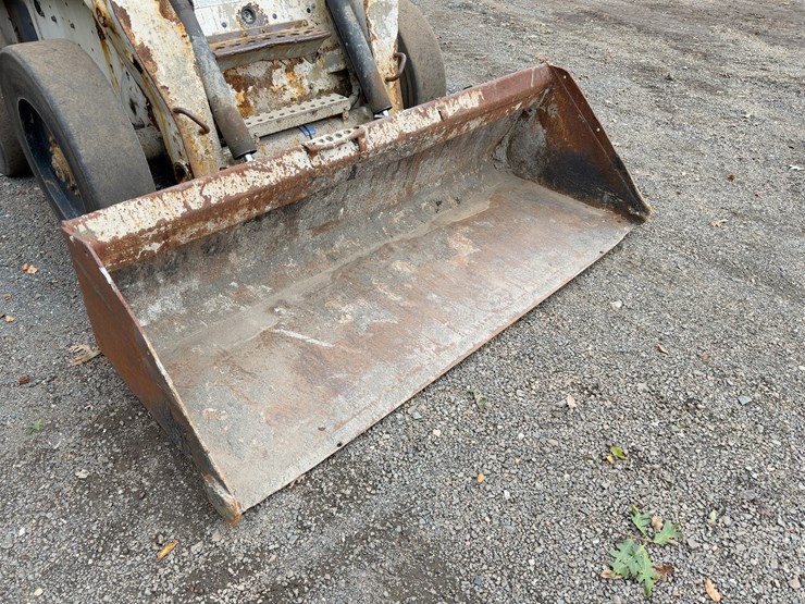 2010-bobcat-s220-image-8