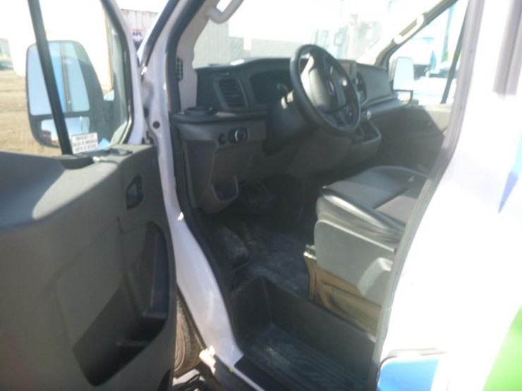 2022-ford-e450-image-8