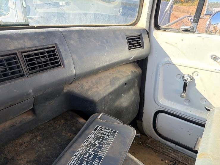ford-l9000-image-105