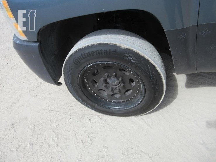 2008-chevrolet-3500-image-25