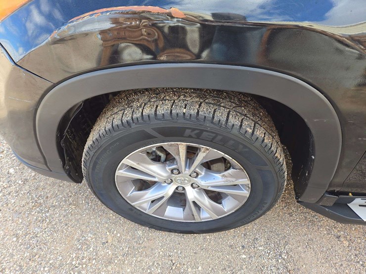 2015-toyota-highlander-xle-image-29