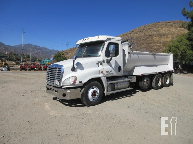 2013-freightliner-cascadia-125-image-1
