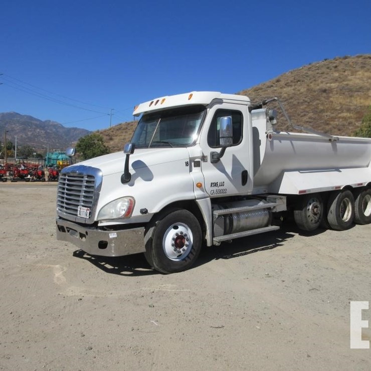 2013 FREIGHTLINER CASCADIA 125