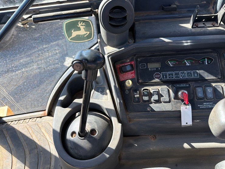 2005-deere-310sg-image-65