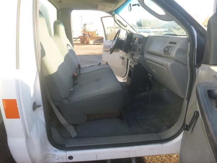 2005-ford-f450-image-14
