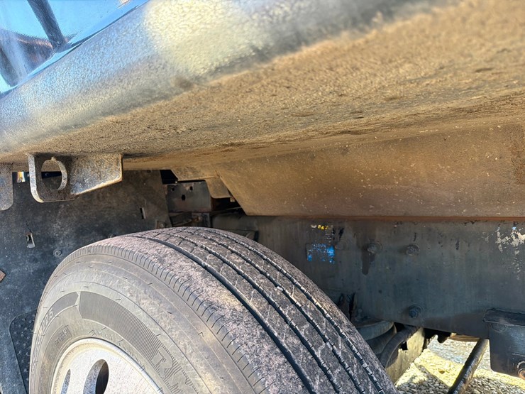 2019-peterbilt-367-image-17
