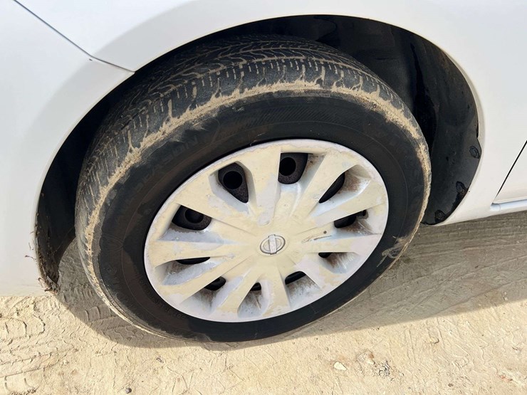 2014-nissan-versa-4-door-sedan-(38,174-miles)-image-24