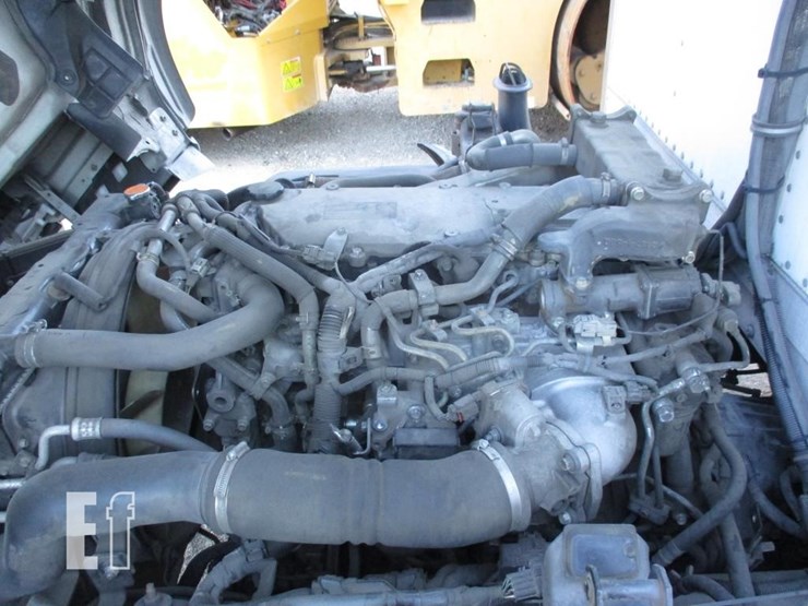 2016-isuzu-nqr-image-6
