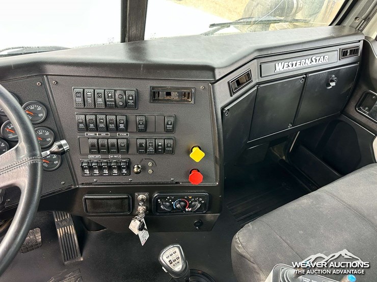 2018-western-star-4900-image-13