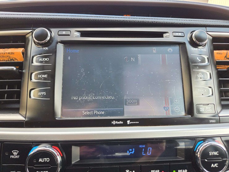2015-toyota-highlander-xle-image-24