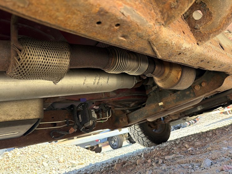 2015-chevrolet-silverado-1500-image-41