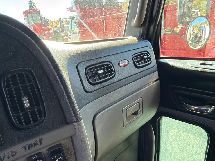 2019-peterbilt-367-image-62
